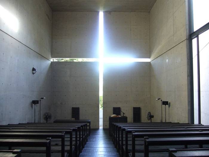 Interno della chiesa della Luce a Ibaraki (Osaka, 1987-1989).