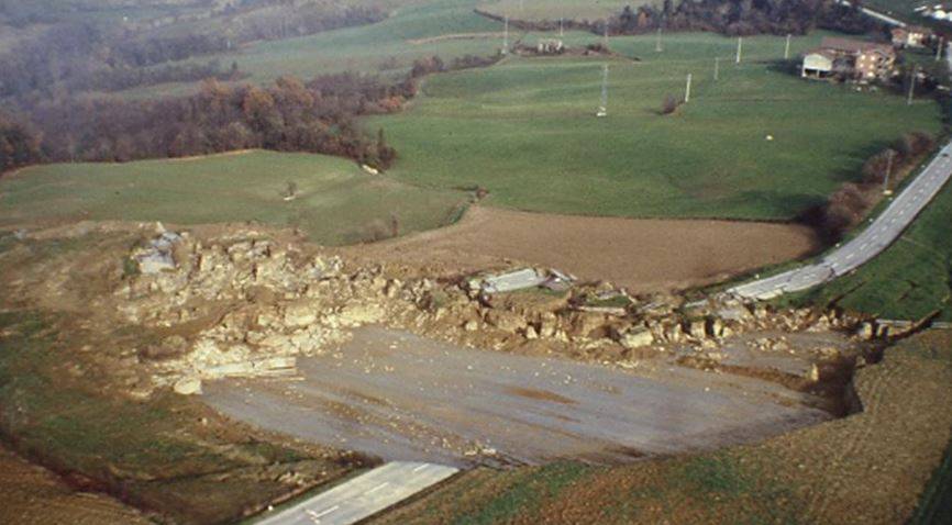 Frana planare a Murazzano (Cuneo), alluvione 1994.