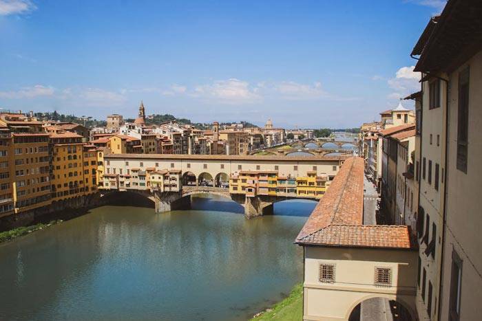 Ponte Vecchio e il Corridoio Vasariano a Firenze