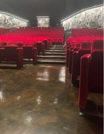 Pavimento del Teatro “Ivo Chiesa” di Genova dopo l’applicazione di DRACOFLOOR MD