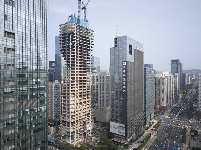 Foto della realizzazione della torre di Shenzhen Institute of Financial Technology.