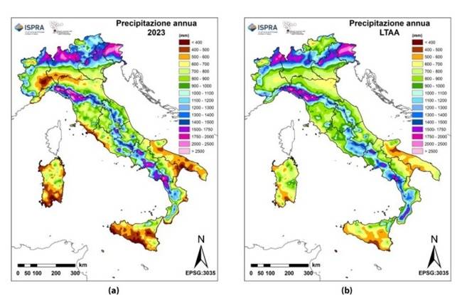 Precipitazioni annue: (a) anno 2023; (b) LTAA (media su lungo periodo 1951-2023). Fonte dati: Elaborazioni BIGBANG su dati dei servizi idro-meteorologici regionali e delle province autonome del soppresso SIMN.