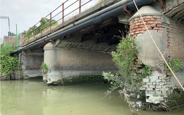 Immagine di pile di ponte in muratura