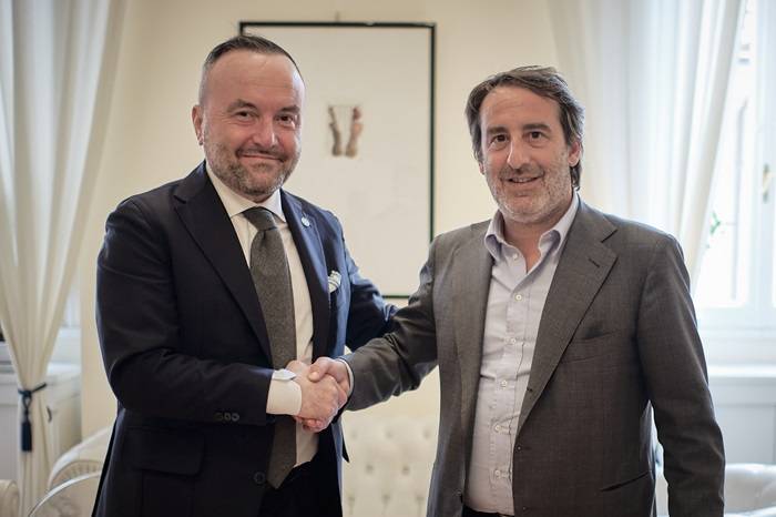 Fabrizio Capaccioli (GBC Italia) e Giorgio Lupoi (OICE) dopo la firma dell'accordo di collaborazione