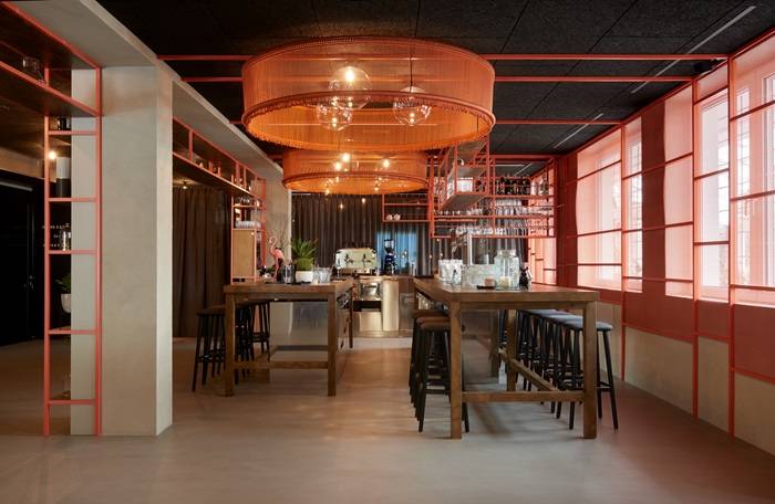 Pannelli fonoassorbenti Celenit per ristorante e bar © credits: HOTEL TRAMINERHOF | Termeno, BZ, design: IMOYA Design & Architektur