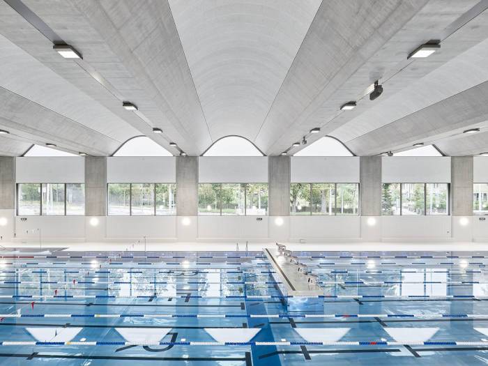 Soluzioni Mapei per l'impermeabilizzazione e posa di rivestimenti in ceramica nelle piscine