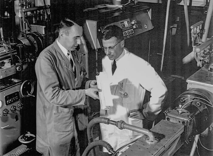 Helmut Wagner (a destra), l’imprenditore risoluto e visionario che 75 anni fa ha fondato REHAU.