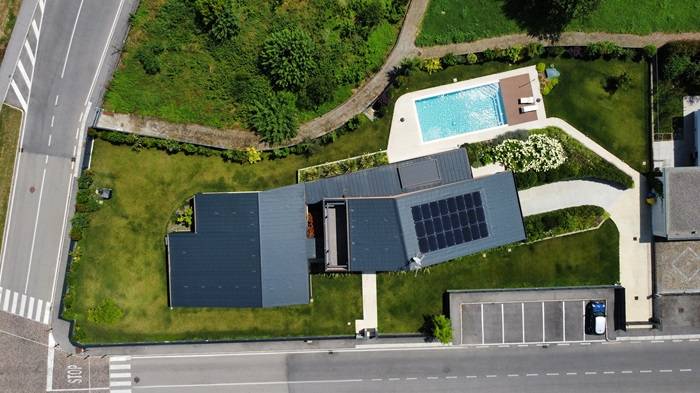 Vista dall'alto di Villa VS House a Pandino progettata da tIPS Architects.