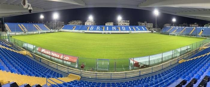 Restyling illuminotecnico di Stadio Fanuzzi a Brindisi firmato da City Green Light.