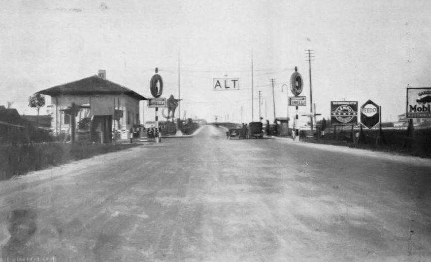 Ingresso all'autostrada da Milano, 1929