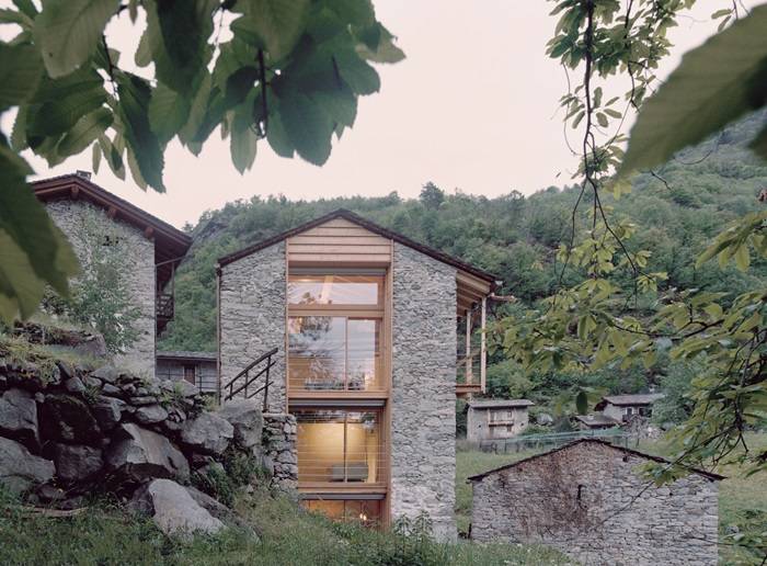 Casa a Lottano Lottano (SO), 2023. Emanuele Scaramellini Architetto.