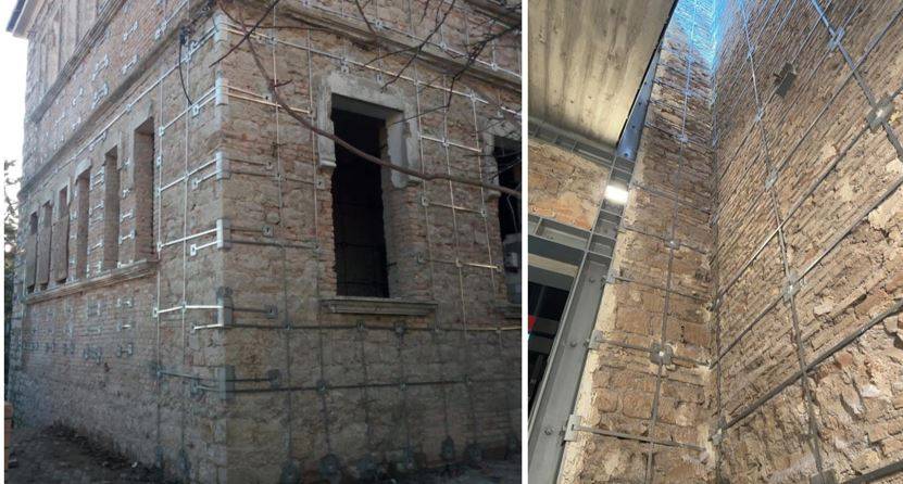 La maglia CAM® in corrispondenza degli incroci murari realizza il vincolo nei cinematismi di ribaltamento