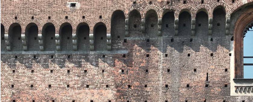 Figura 3 - Castello Sforzesco (Milano) parte muraria pluristratificata