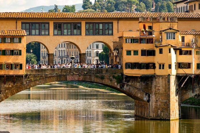 Ponte Vecchio e il Corridoio Vasariano a Firenze