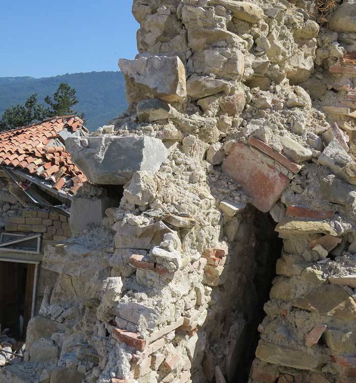 Vulnerabilità sismica di tipo puntuale rilevata a seguito del crollo della chiesa di Sant’Agostino ad Amatrice