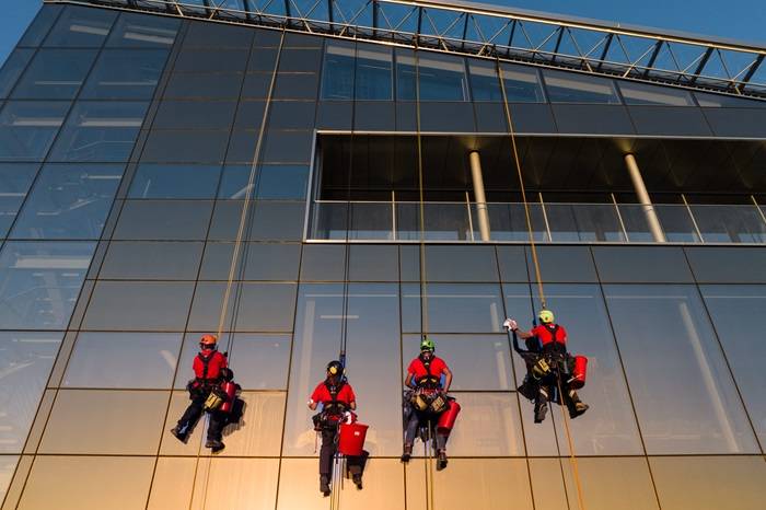 Operatori in fune in sicurezza.