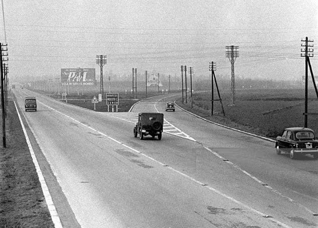 Bivio Varese-Como dell'Autostrada dei Laghi alla fine degli anni_50