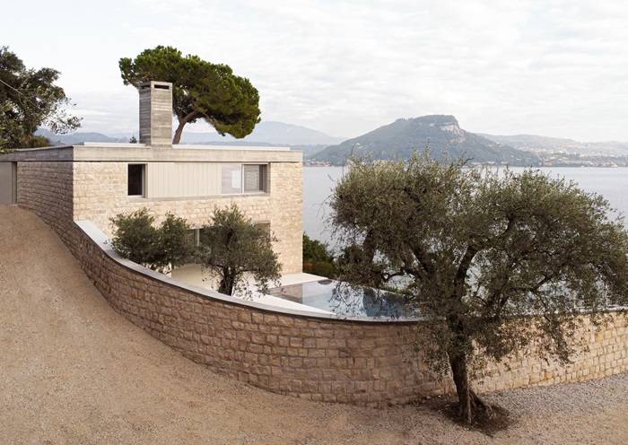 Villa Tarika, Punta San Vigilio nel comune di Garda (2012), di Bricolo Falsarella Associati (Filippo Bricolo e Francesca Falsarella).