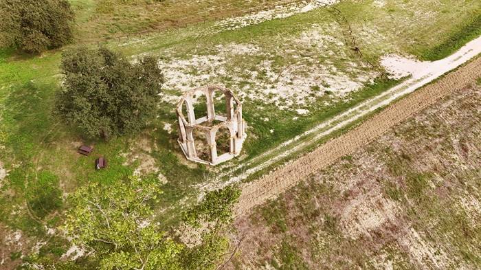 Area del concorso per il riutilizzo del tempio della Madonna delle Cataste a Ponzano di Fermo.